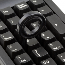 AN EXAMPLE: Max Keyboard Plastic Key Puller